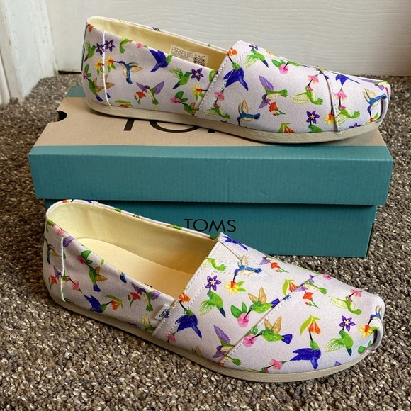 TOMS Hummingbirds Print Slip On Shoes Sz 7.5 NIB Alpargata Cloud Grey - Picture 2 of 5